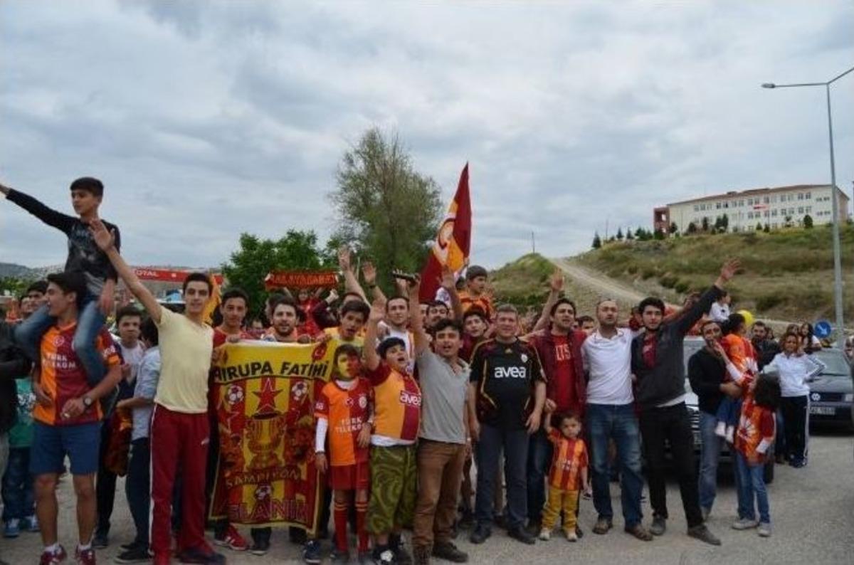 Selendi&rsquo;de Şampiyonluk Coşkusu