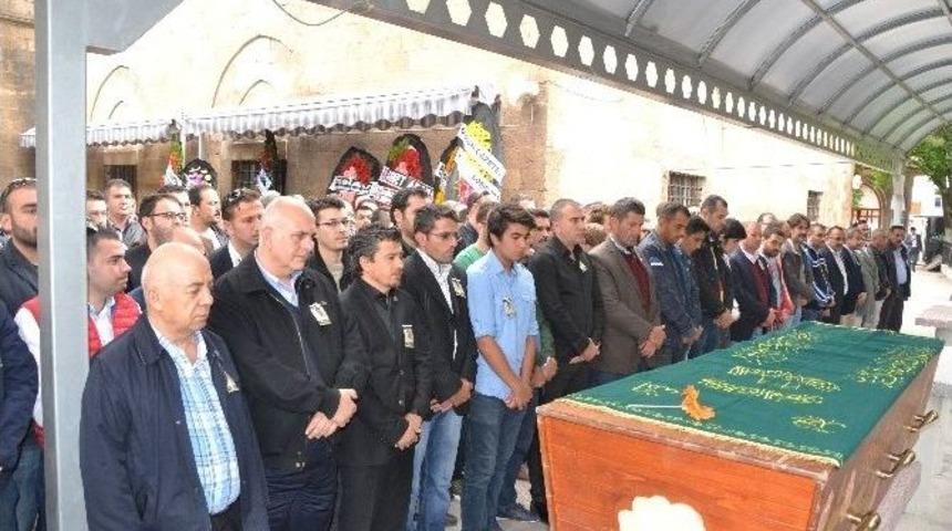 Gazeteci Acar Son Yolculuğuna Uğurlandı