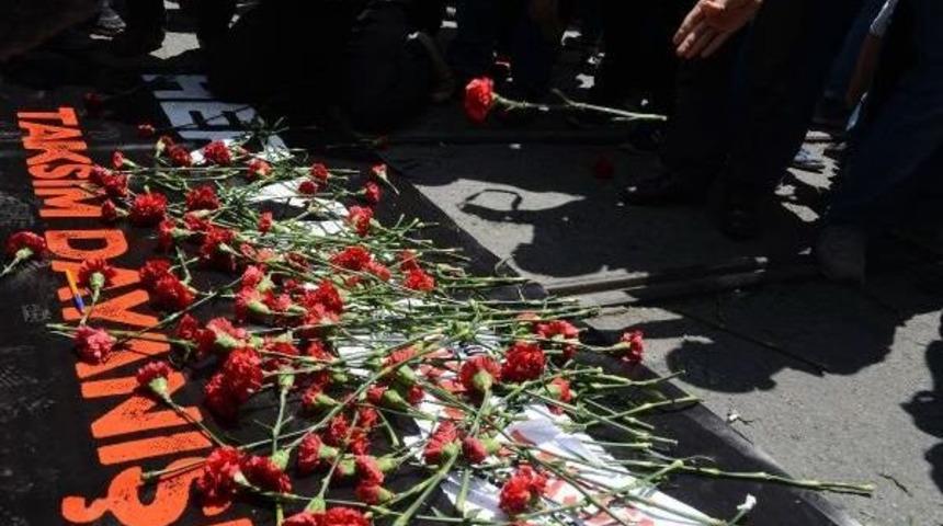 Gezi Parkı Olaylarında &Ouml;lenler İstiklal Caddesi&rsquo;Nde Anıldı