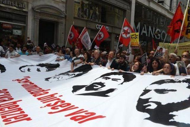 Gezi Parkı Olaylarında Ölenler İstiklal Caddesi’Nde Anıldı