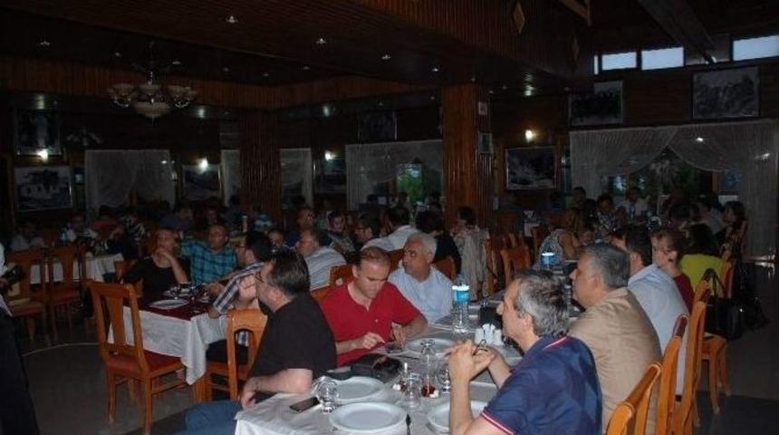 Sağlık &Ccedil;alışanları Tanışma Yemeğinde Buluştu