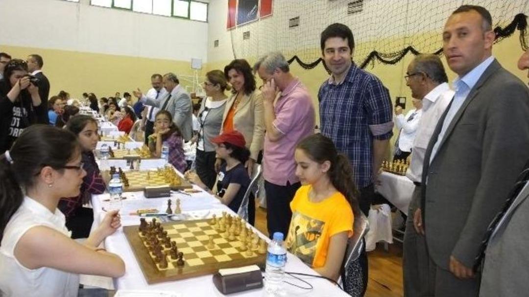 Okul Sporları T&uuml;rkiye Birinciliği Burhaniye&rsquo;de Başladı