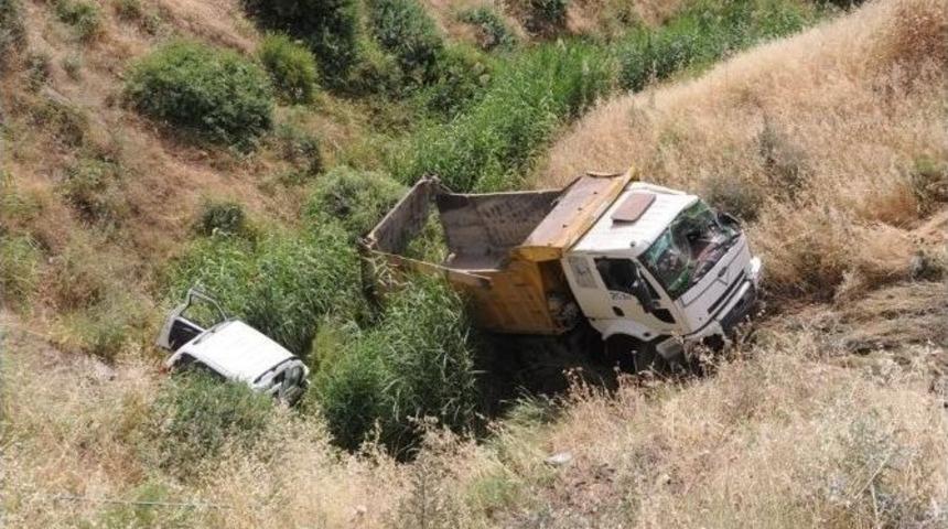 Cizre&rsquo;de Trafik Kazası: 4 Yaralı