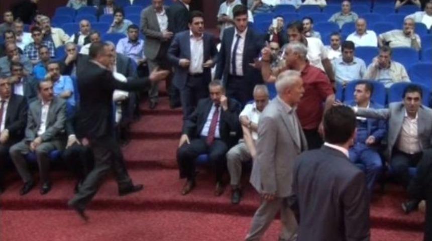 Elazığ&rsquo;da Stk Toplantısında Chp İl Başkanına Tepki