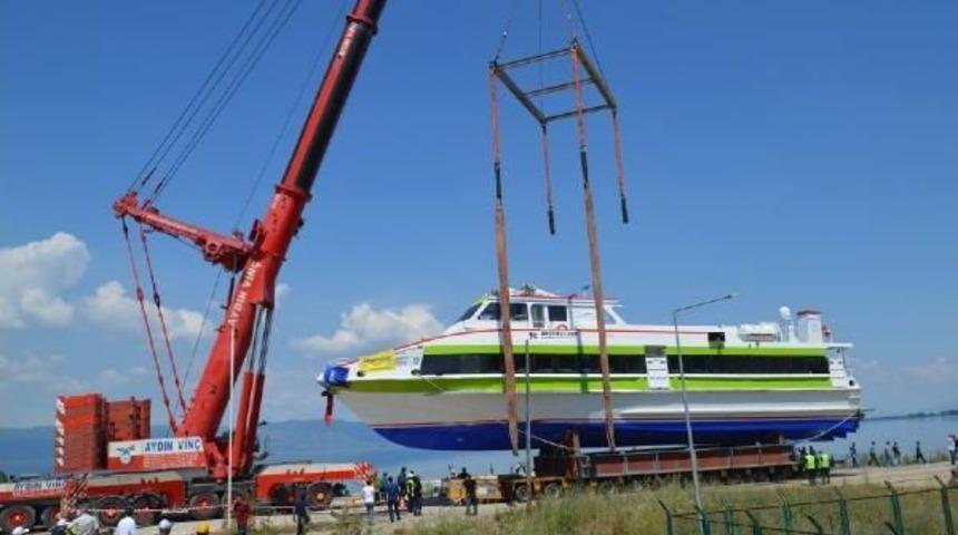 Gemi Karadan B&ouml;yle Taşındı (2)