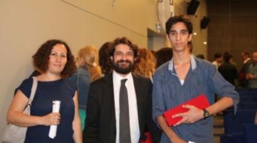 İletişim Lisesi&rsquo;ne &Uuml;&ccedil;&uuml;nc&uuml;l&uuml;k &Ouml;d&uuml;l&uuml;