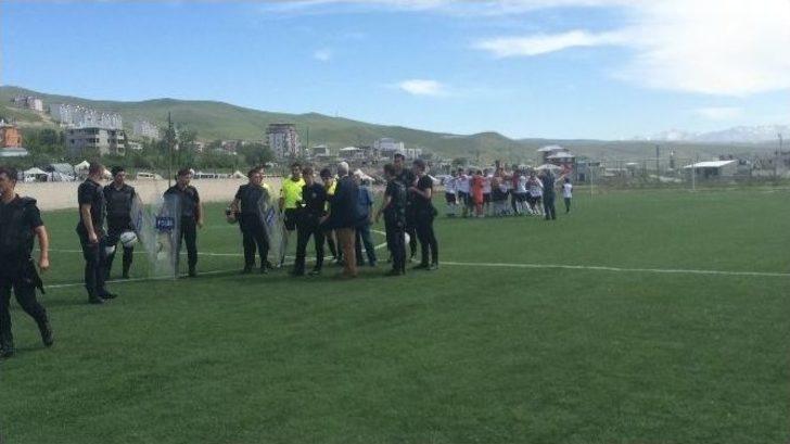 Van’da Amatör Maçta Hakeme Çirkin Saldırı G5