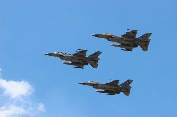 Türk Hava Kuvvetleri’nin 104. Yılı Kutlaması Nefesleri Kesti G4