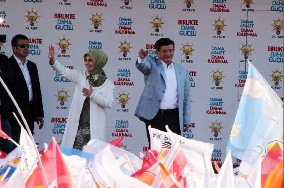 Davutoğlu, Diyarbakır&rsquo;da &Ouml;ks&uuml;z Ve Yetimlere M&uuml;jde Verdi, Hdp&rsquo;ye Y&uuml;klendi
