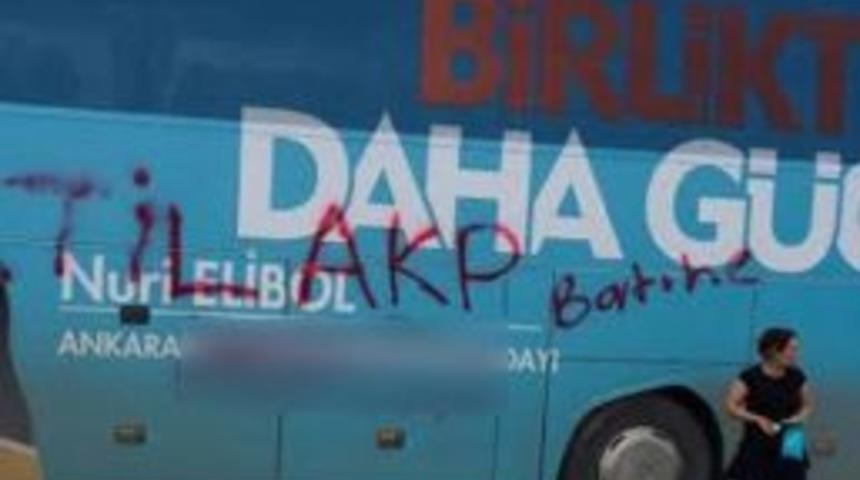 Ak Parti Se&ccedil;im Otob&uuml;s&uuml;ne Saldırı