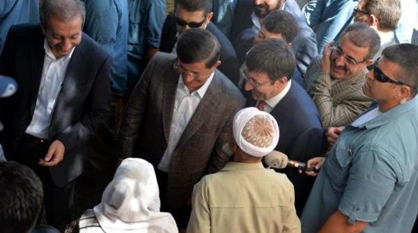 Davutoğlu: Hi&ccedil;bir Ter&ouml;r &Ouml;rg&uuml;t&uuml;ne Yardım Etmedik, Etmeyeceğiz