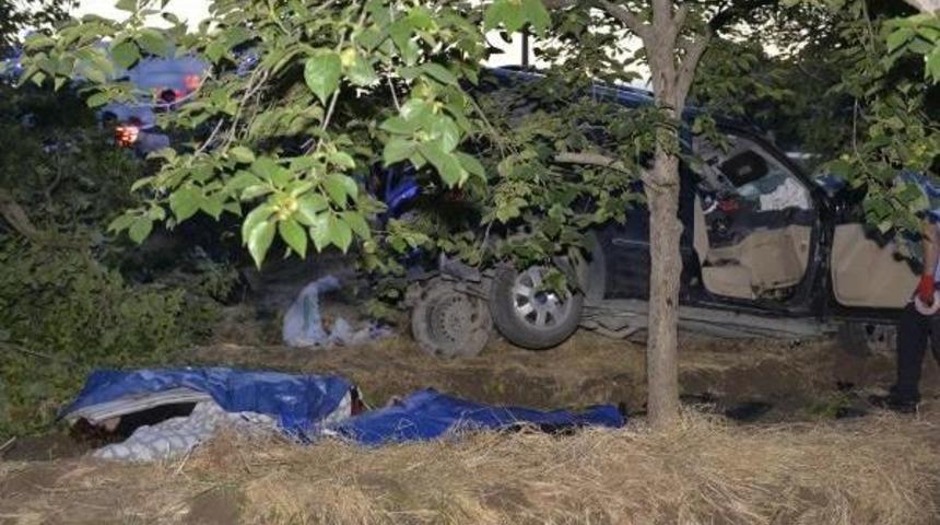 Adana'da Kazada &Ouml;len 5 Kişi Pazar Tatilinden D&ouml;n&uuml;yorlarmış