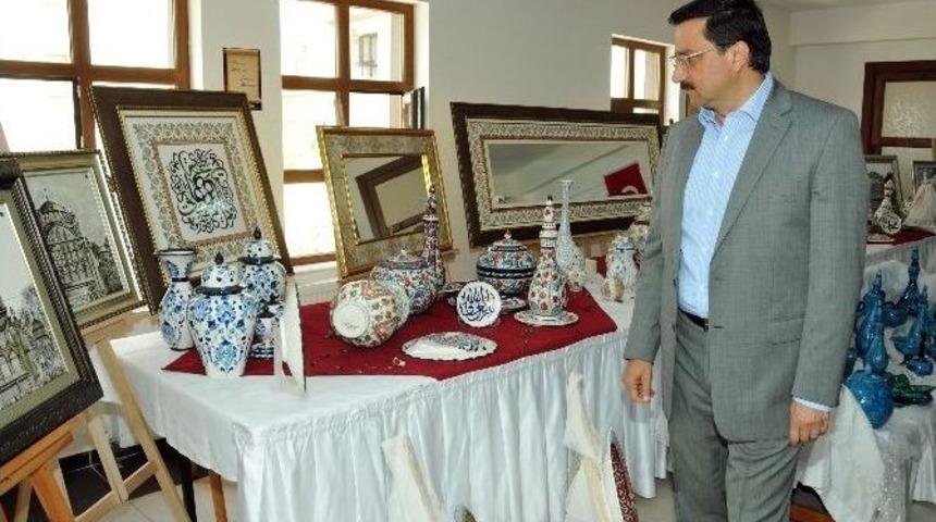&Ccedil;ini Seramik Ve Yağlı Boya Sergisi&rsquo;nin A&ccedil;ılışını Başkan Ak Yaptı