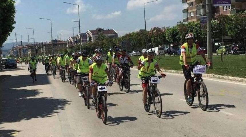 Bursalı Bisiklet&ccedil;iler Farkındalık İ&ccedil;in Pedal &Ccedil;evirdi.