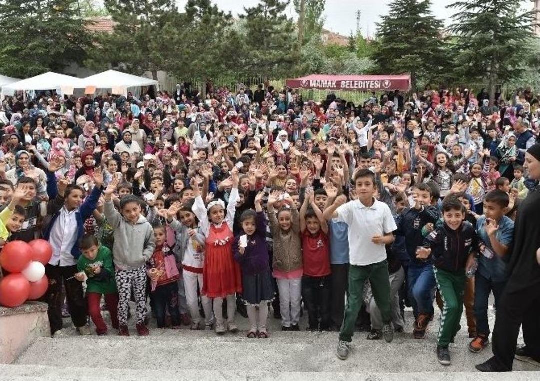 Akg&uuml;l, Okulların Şenlik Coşkusuna Ortak Oldu