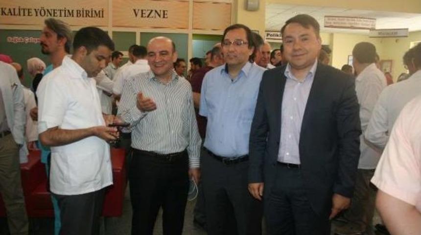 Kilis'te Doktorlar 15 Dakika Iş Bıraktı