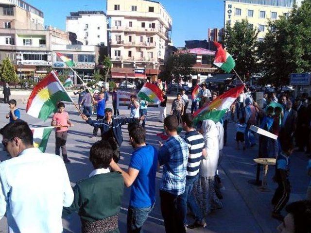 Diyarbakır da Barzani ye Bayraklı Destek 2