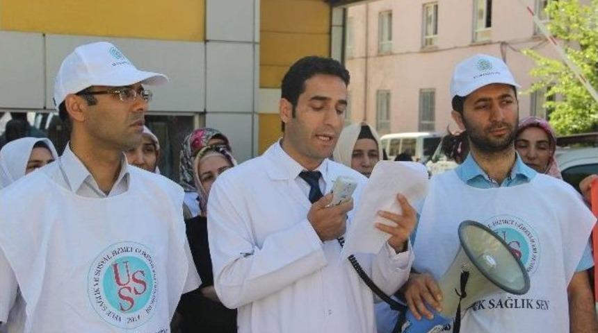Sağlık &Ccedil;alışanları Basın A&ccedil;ıklaması Ve Protesto G&ouml;sterileri D&uuml;zenliyor