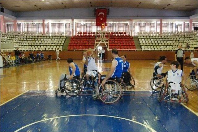 Engelli Basket&ccedil;iler Ankara Tsk İle Oynuyor 2