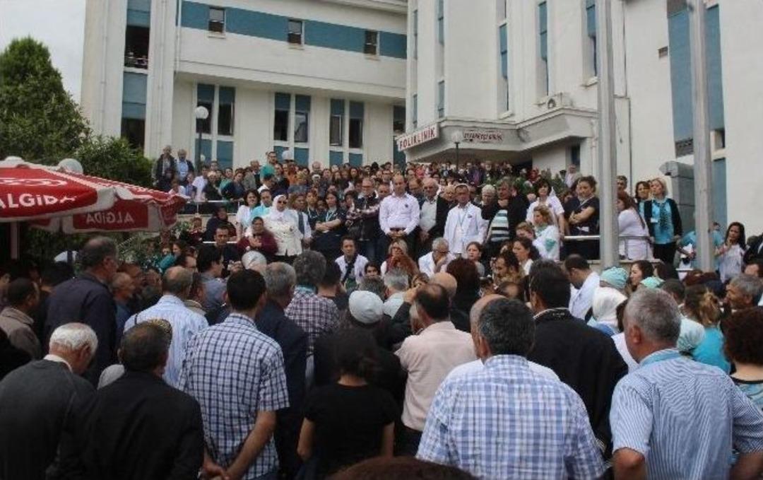 Ordu&rsquo;da Doktorlar &Ouml;ld&uuml;r&uuml;len Meslektaşları İ&ccedil;in Eylem Yaptı