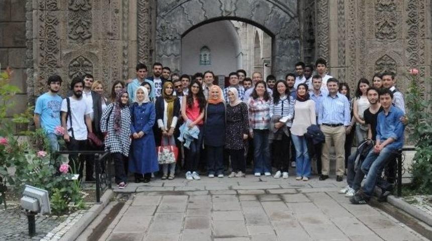 &Ouml;m&uuml; Tıp &Ouml;ğrencilerinin Tarihe Yolculuğu