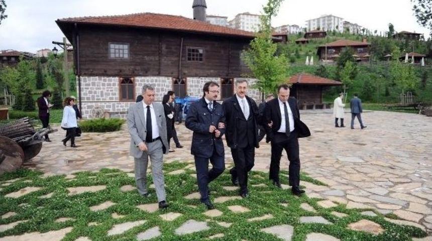 İstanbul B&uuml;y&uuml;kşehir Heyeti Altınk&ouml;y&rsquo;de