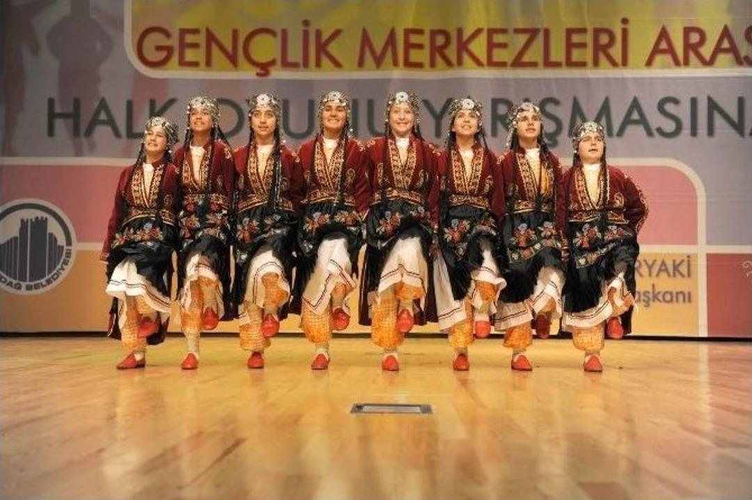 Altındağlı &Ccedil;ocuklar Halaya Durdu