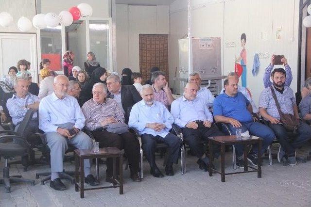 Suriyeli Yetim &Ccedil;ocukların Karne Sevinci 1