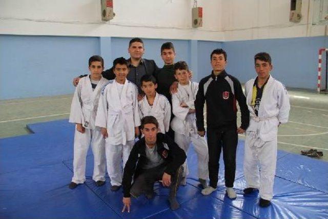 Başkale'de Judo Takımı Dağılıyor