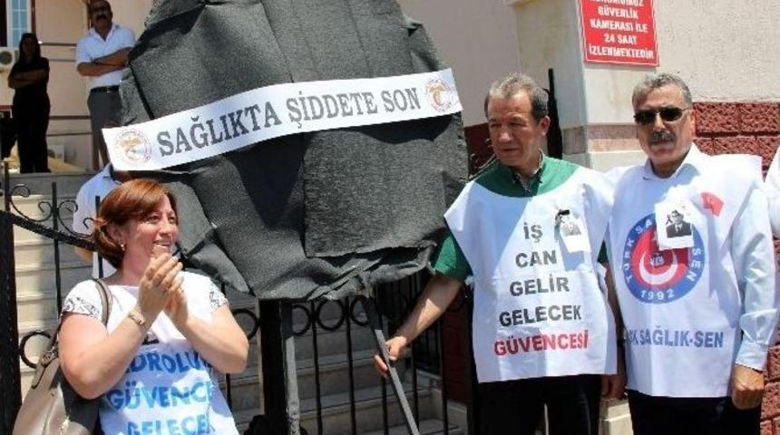 Aydın&rsquo;da Hekimlerden Siyah &Ccedil;elenkli Protesto