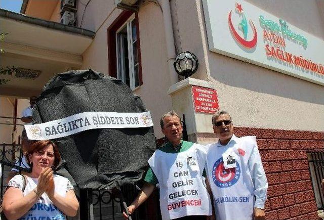 Aydın’da Hekimlerden Siyah Çelenkli Protesto