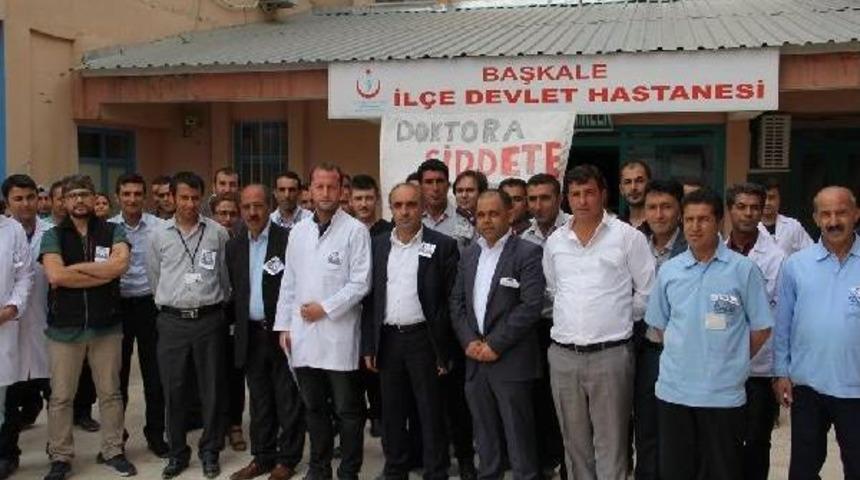 Başkale'de Dr. Furtun'un &Ouml;ld&uuml;r&uuml;lmesine Tepki