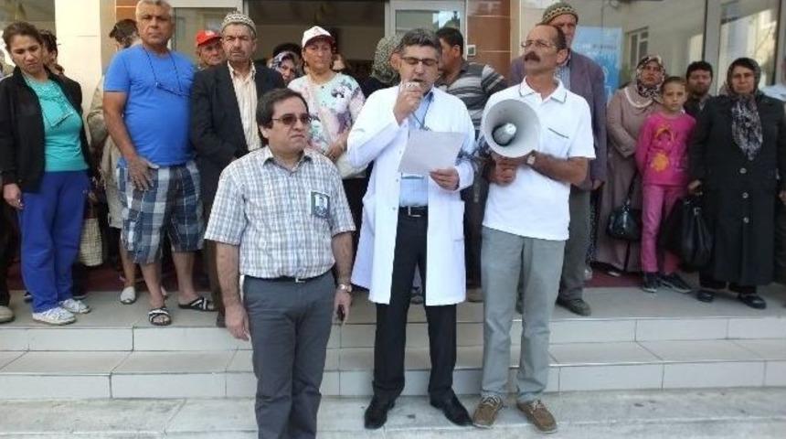 Burhaniye&rsquo;de Sağlık &Ccedil;alışanlarından Dr.kamil Furtun Katledilmesine Tepki
