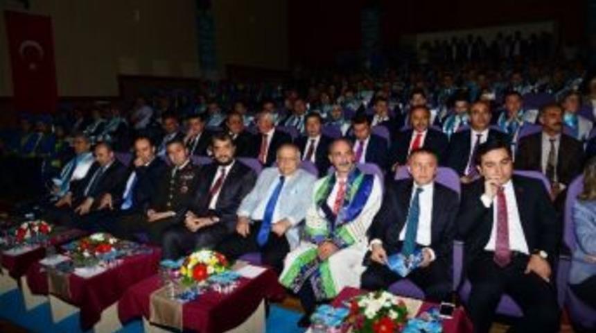 Ahi Evran &Uuml;niversitesi&rsquo;nde 2014-2015 Akademik Yılı Mezuniyet T&ouml;reni D&uuml;zenlendi