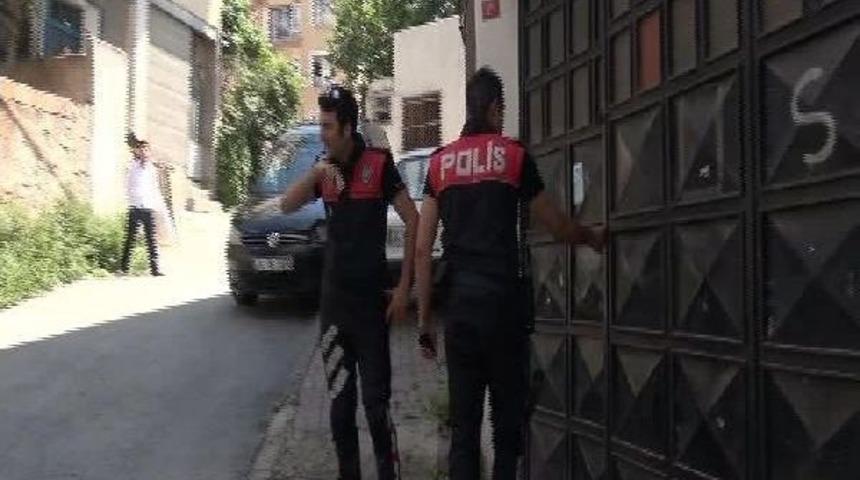 Bı&ccedil;aklı Silahlı Hırsız-Mahalleli Kavgası Kamerada
