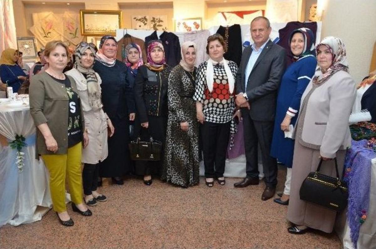 Meslek Edindirme Kursları Karma Sergisi A&ccedil;ıldı