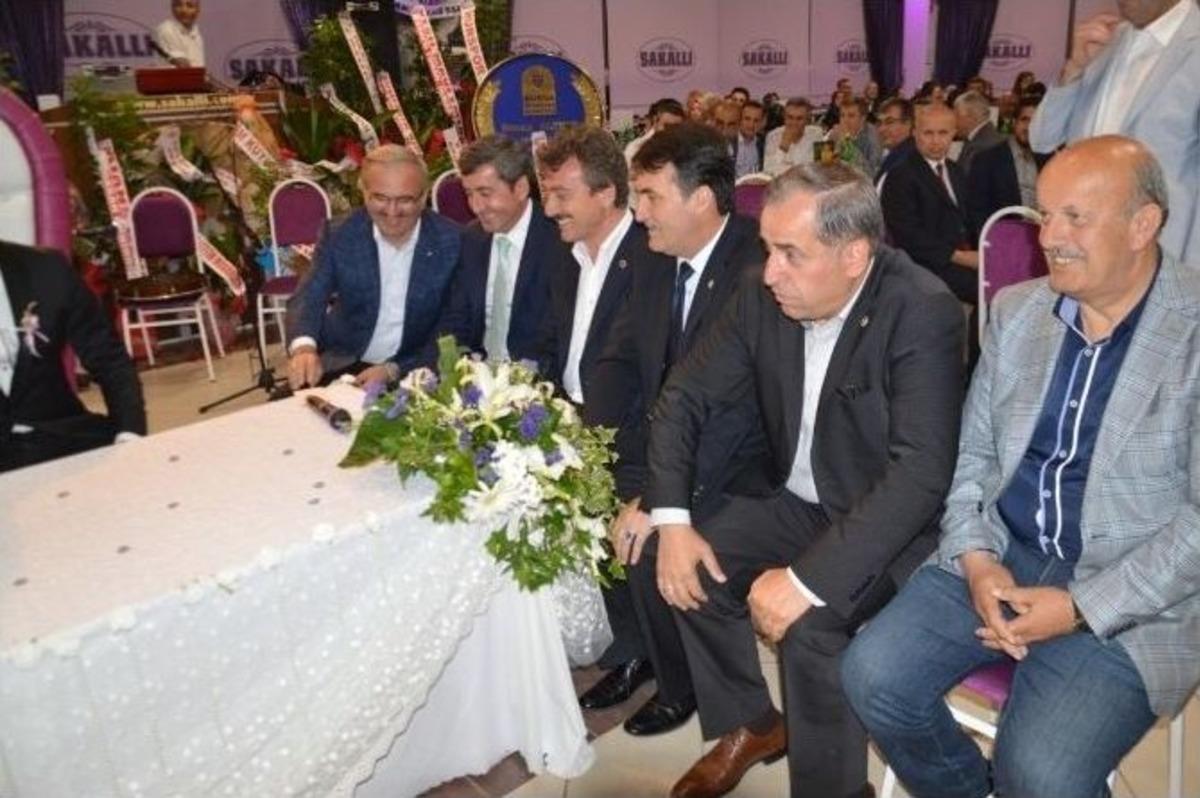 Başkan &Ccedil;ağlayan Kızının Nikahını Kıydı