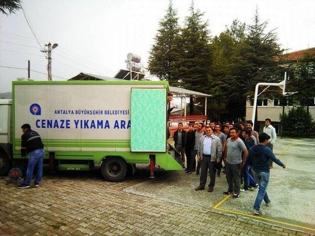 Korkuteli’nde Öğrencilere Uygulamalı Gassallık Dersi