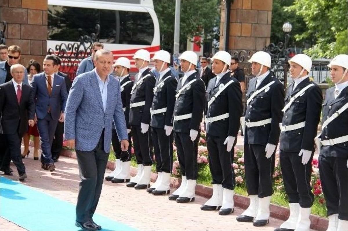 Erdoğan: &ldquo;pensilvanya İle Kandil&rsquo;in &Uuml;lkenin Hayrına Bir Araya Gelmesi M&uuml;mk&uuml;n M&uuml;?&rdquo;