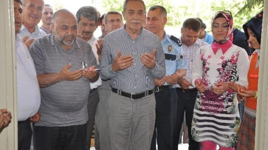 Başkan &Ouml;zdemir İmam Hatip Ortaokulunun Sergisini A&ccedil;tı