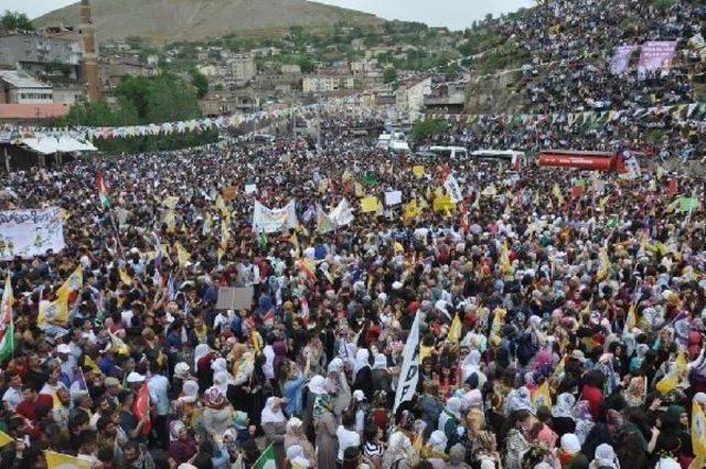 Demirtaş: İnançlarımızı Yuhalatarak Oy Toplamaya Çalışıyorlar