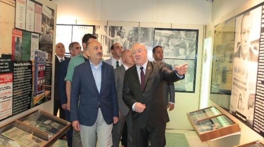 M&uuml;ezzinoğlu:"t&uuml;rkiye 60 Yıldır Milli İradeye Yapılan M&uuml;dahalenin Ağır Bedelini &Ouml;dedi"