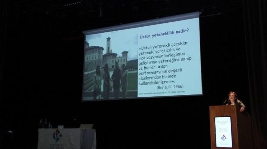 &Uuml;st&uuml;n Yetenekli &Ccedil;ocuklar Sempozyumuna Yoğun İlgi