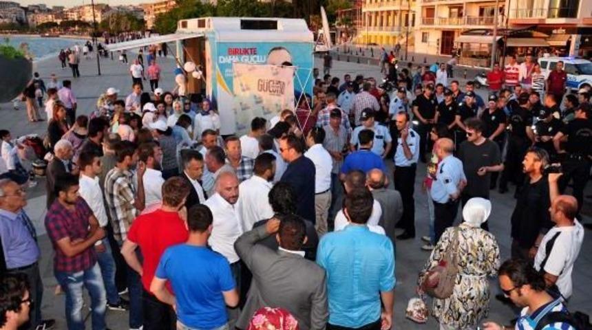 Ak Parti'nin Lokma Dağıtımı Sırasında Arbede Yaşandı