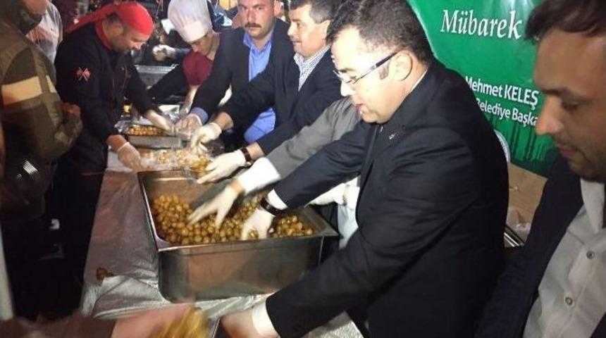 Ak Parti İl Başkanı Keskin Lokma Dağıttı