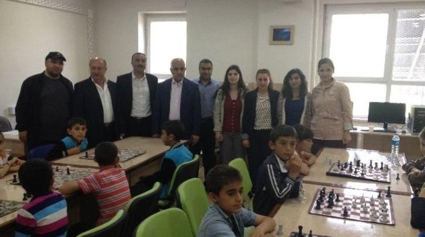 Varto&rsquo;da Okullar Arası Satran&ccedil; Turnuvası