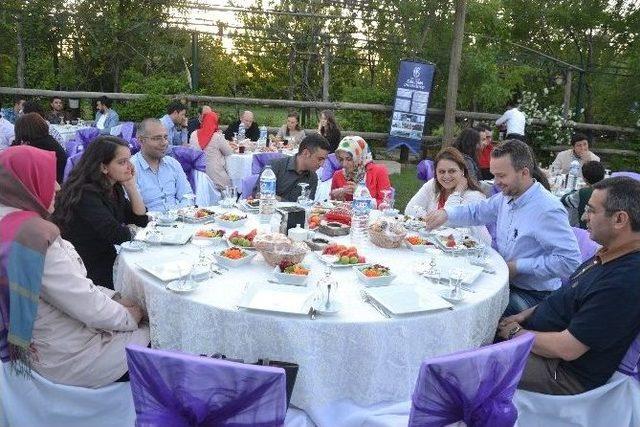 İstanbul Gelişim &Uuml;niversitesi M&uuml;tevelli Heyeti Başkanı Abdulkadir Gayretli: 1