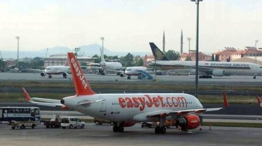 U&ccedil;aktaki Yanık Kokusu Acil İniş Yaptırdı