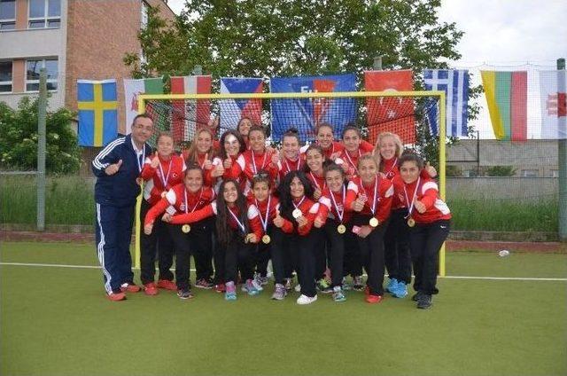 Ke&ccedil;i&ouml;ren Bağlumspor Hokeyde Avrupa Şampiyonu Oldu 1