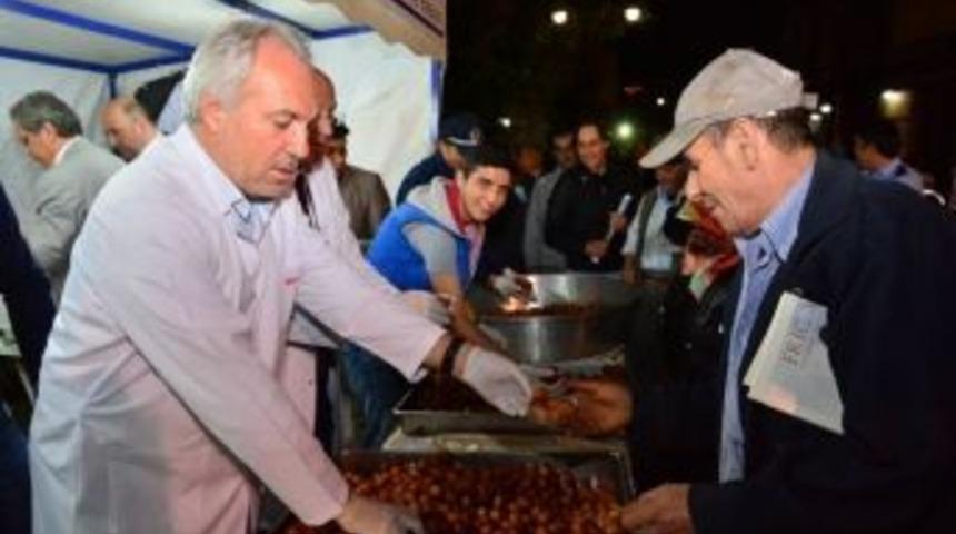 K&uuml;tahya Belediyesi&rsquo;nden Halka Lokma İkramı